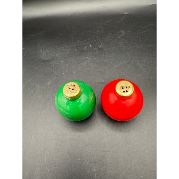 Vintage Christmas Ball Bulb Ornament Salt & Pepper Shaker Red & Green gold Top - Picture 2 of 4
